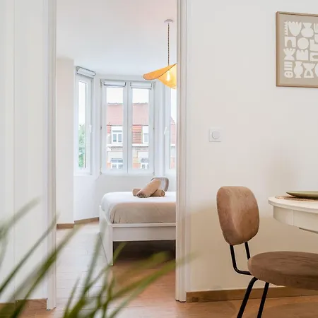 Leone - A 500m De La De Malo